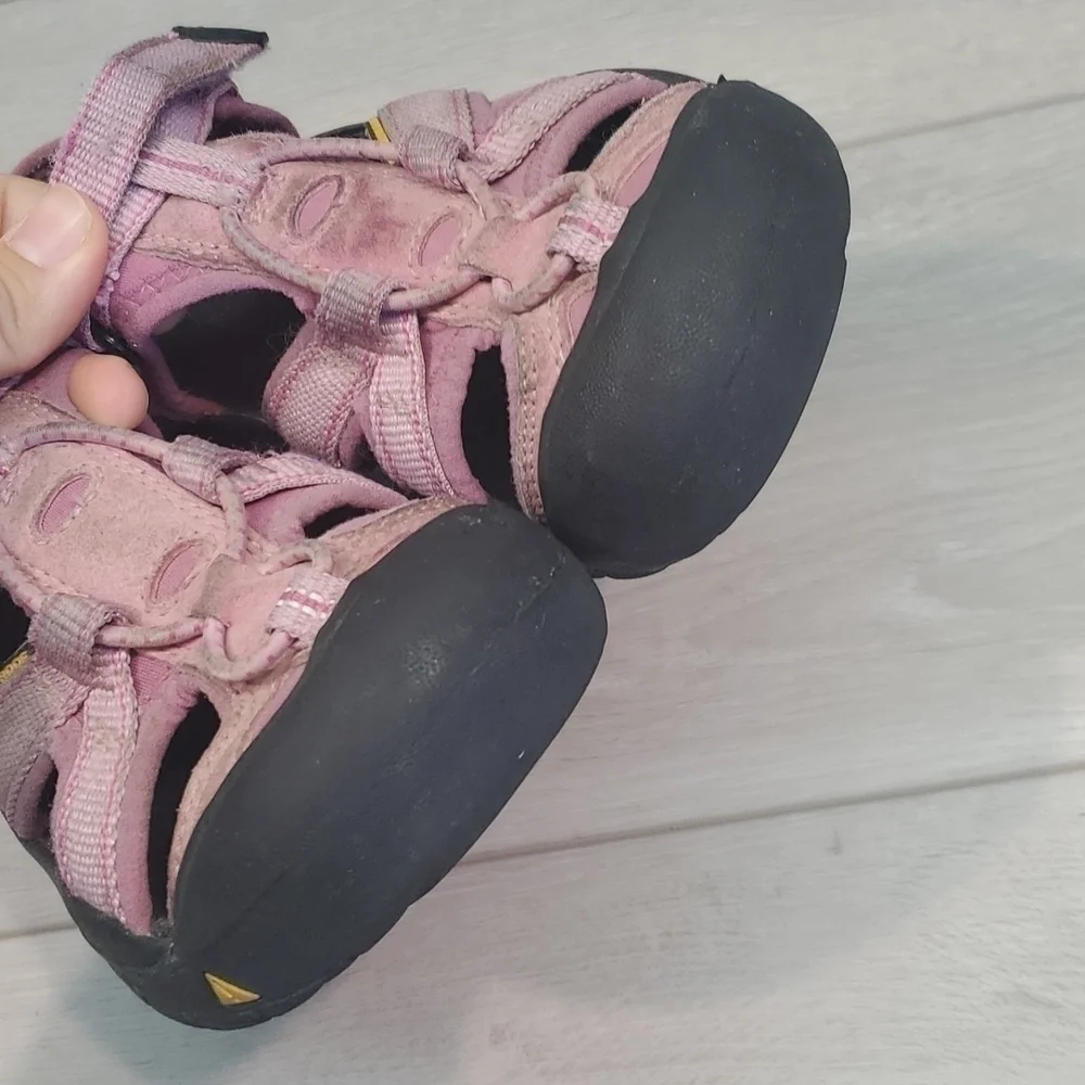 Keen Kids Girls Waterproof Hiking Sandals shoes sz 13